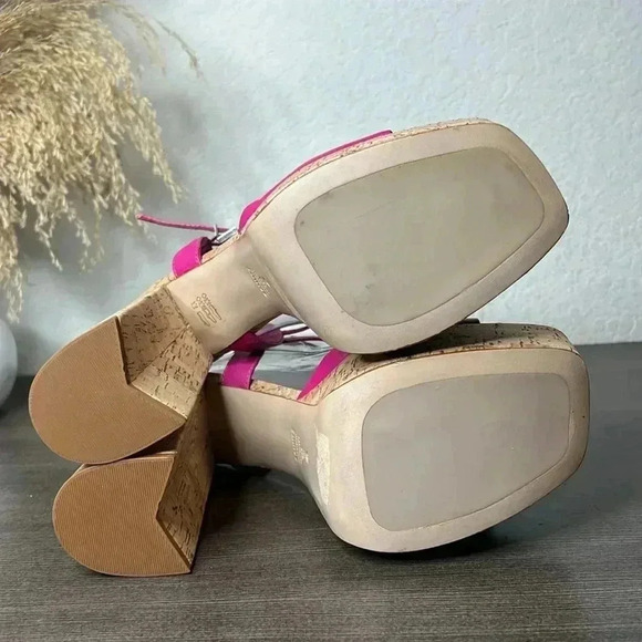 Schutz Glayce Leather Platform Sandals - Picture 10 of 12